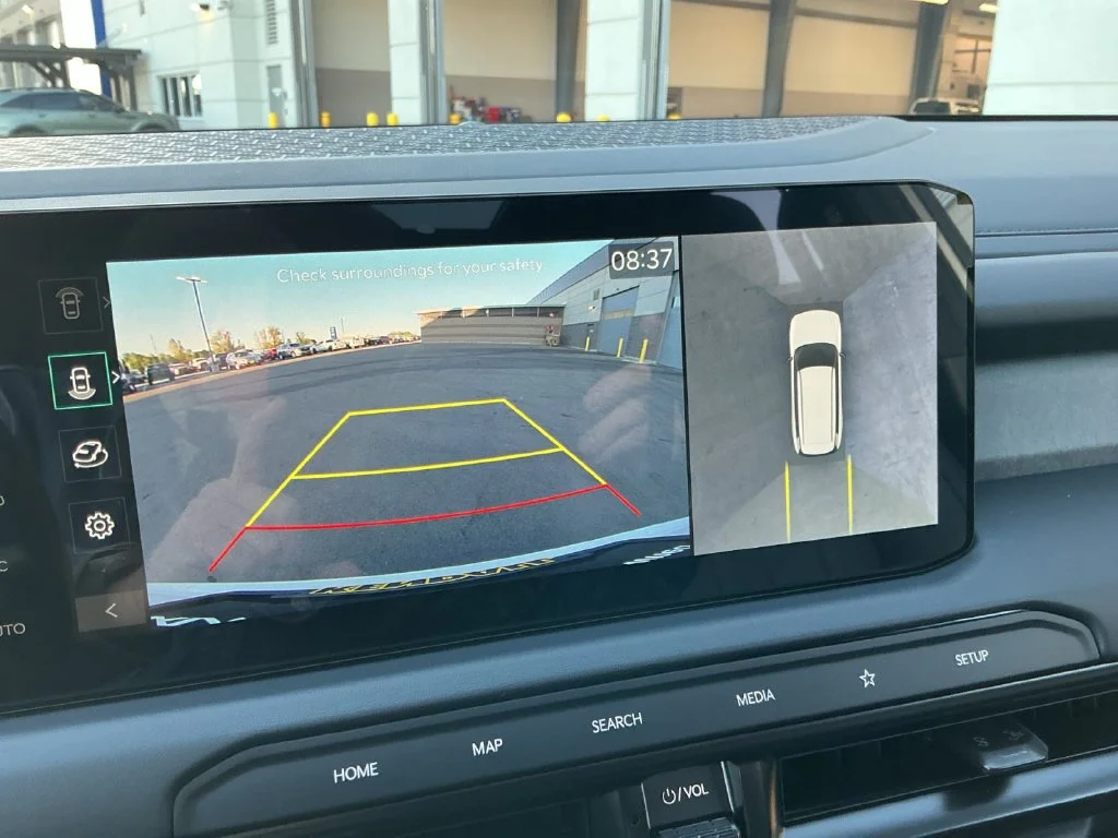 Used 2027 White Kia X-Line SX image 22