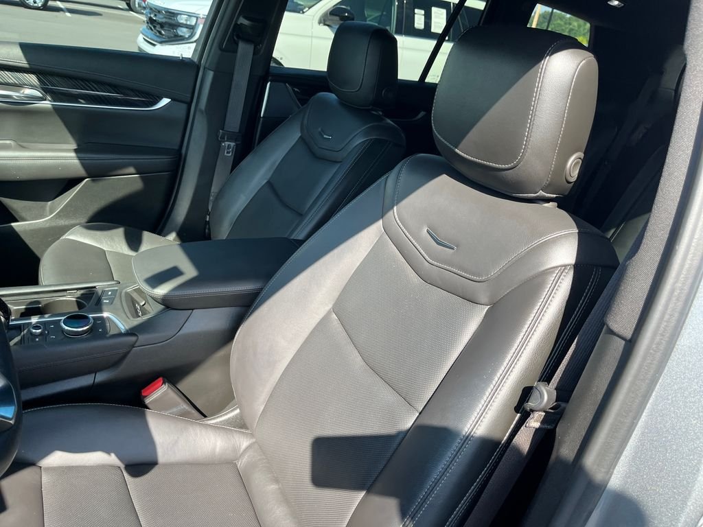 Used 2024 Silver Cadillac Premium Luxury image 11