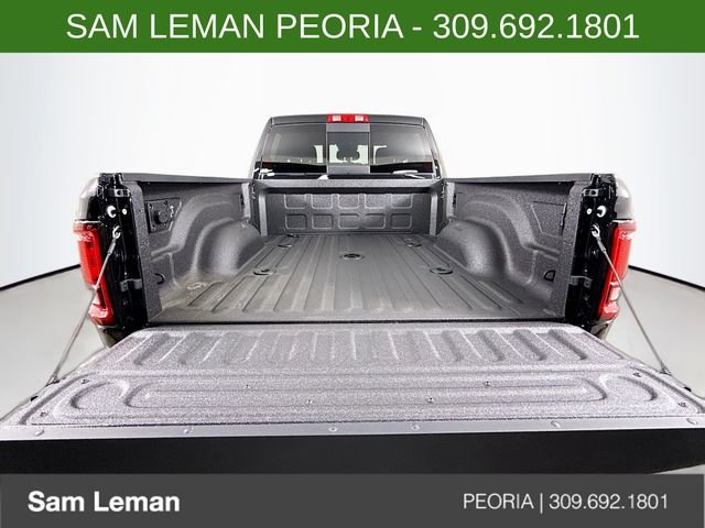 New 2026 Diamond Black Crystal Pearl-Coat Exterior Paint RAM Tradesman image 24
