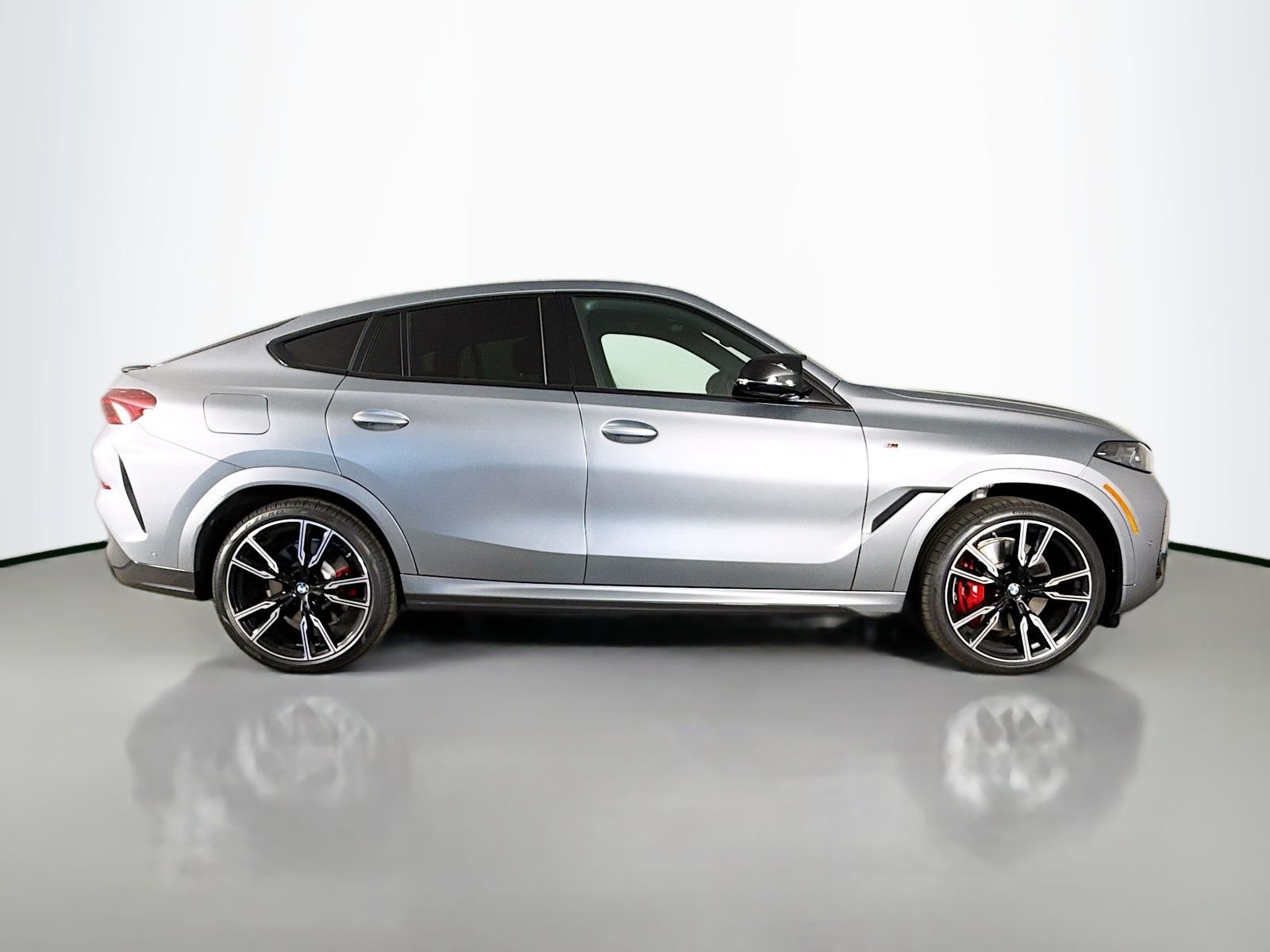 2026 BMW X6 M60i - Photo 8