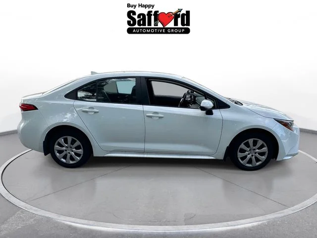 Used 2025 White Toyota LE image 4