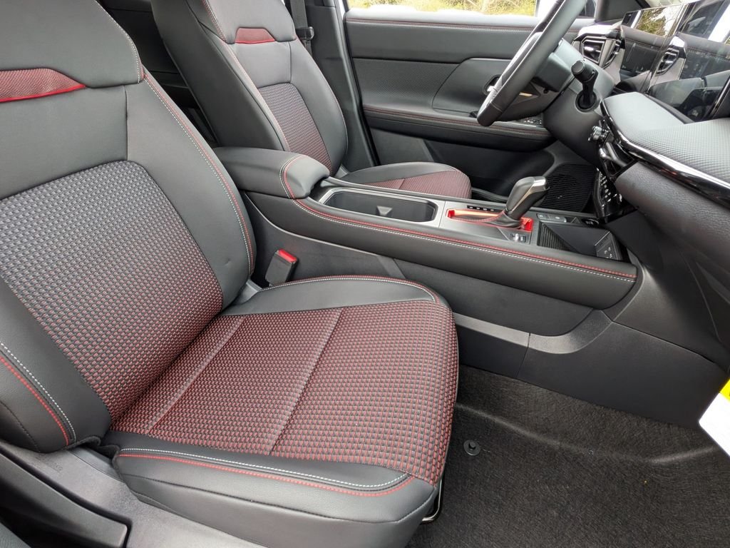 2026 Nissan KICKS SR - Photo 31