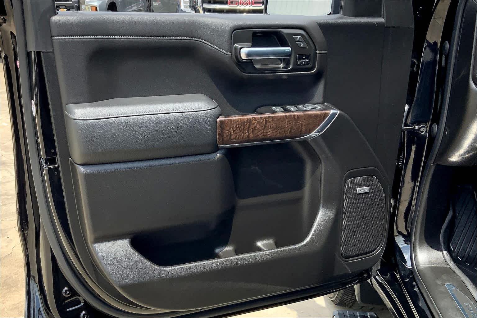 Used 2022 Onyx Black GMC Denali image 22