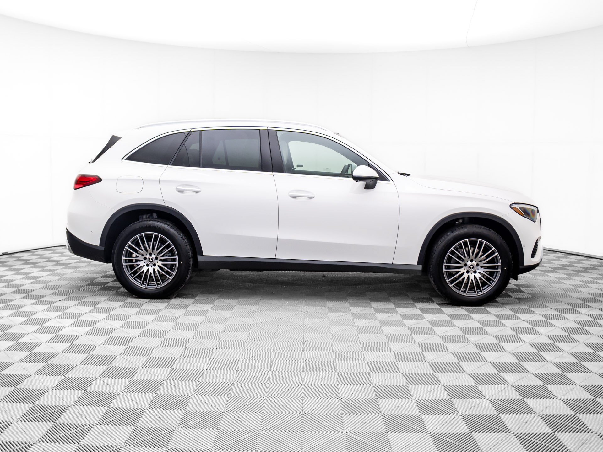 Used 2026 White Mercedes-Benz GLC 300 image 7