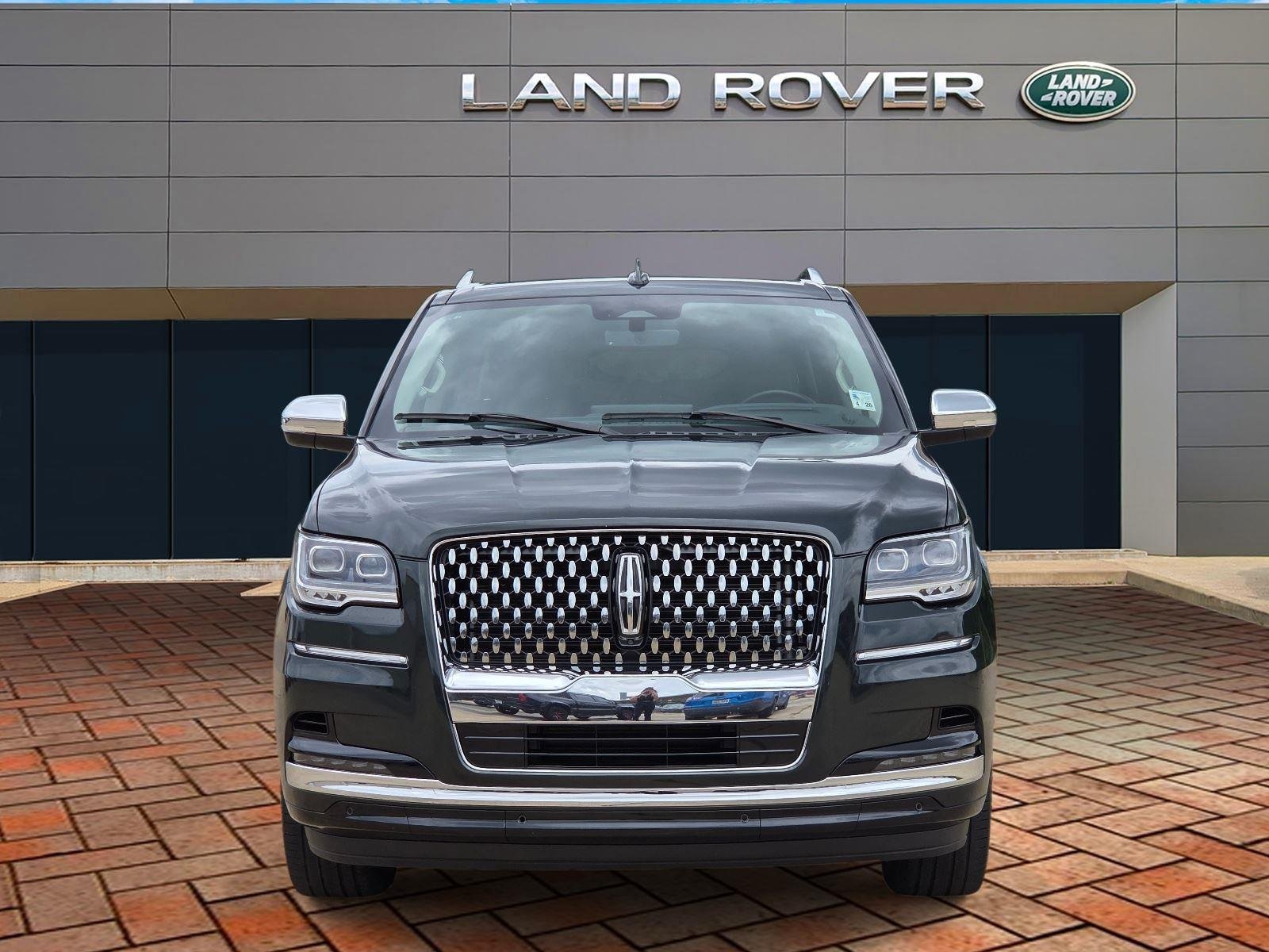 Used 2023 Manhattan Green Metallic Premium Colorant Lincoln Black Label image 2