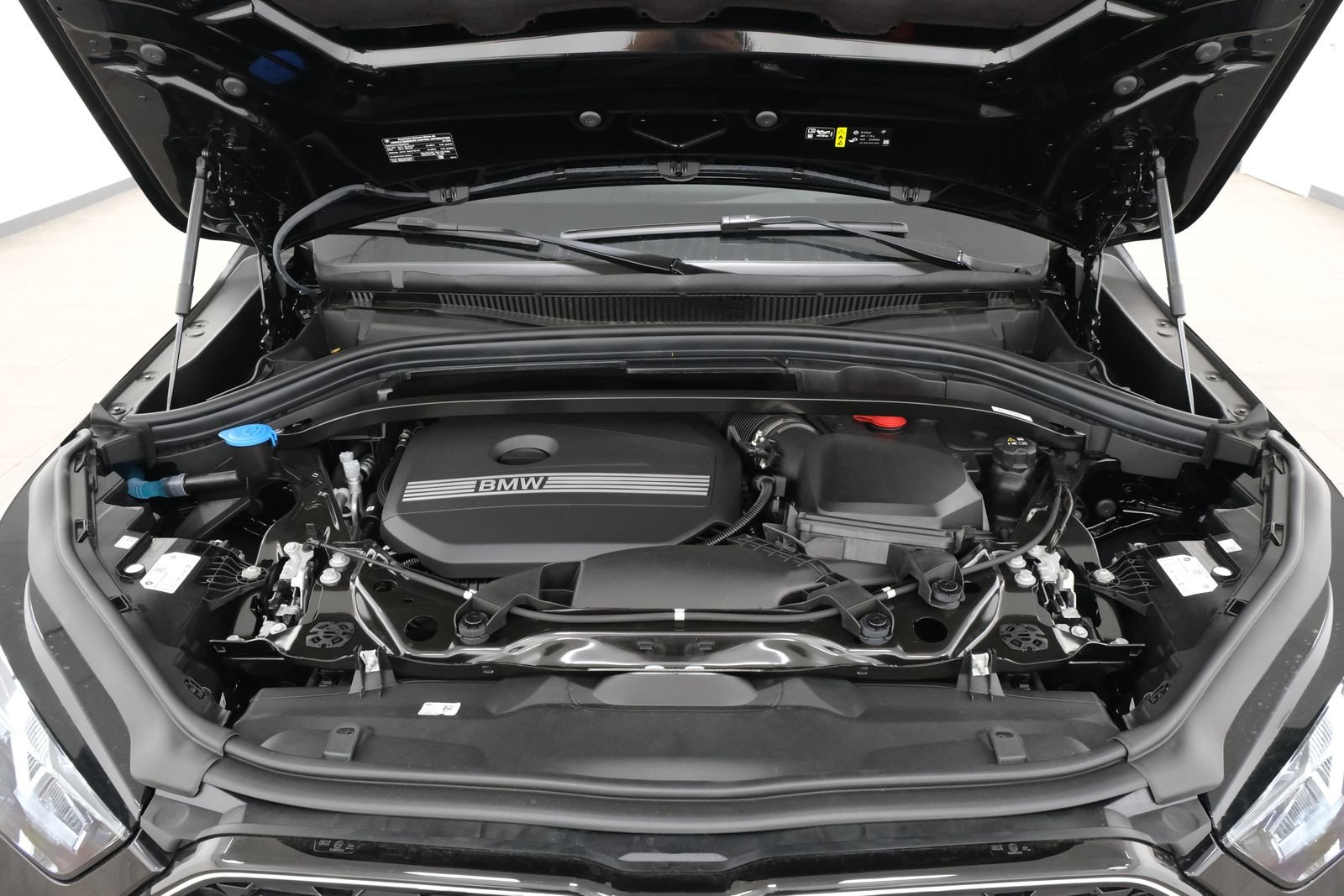 New 2026 Black Sapphire Metallic BMW xDrive28i image 41