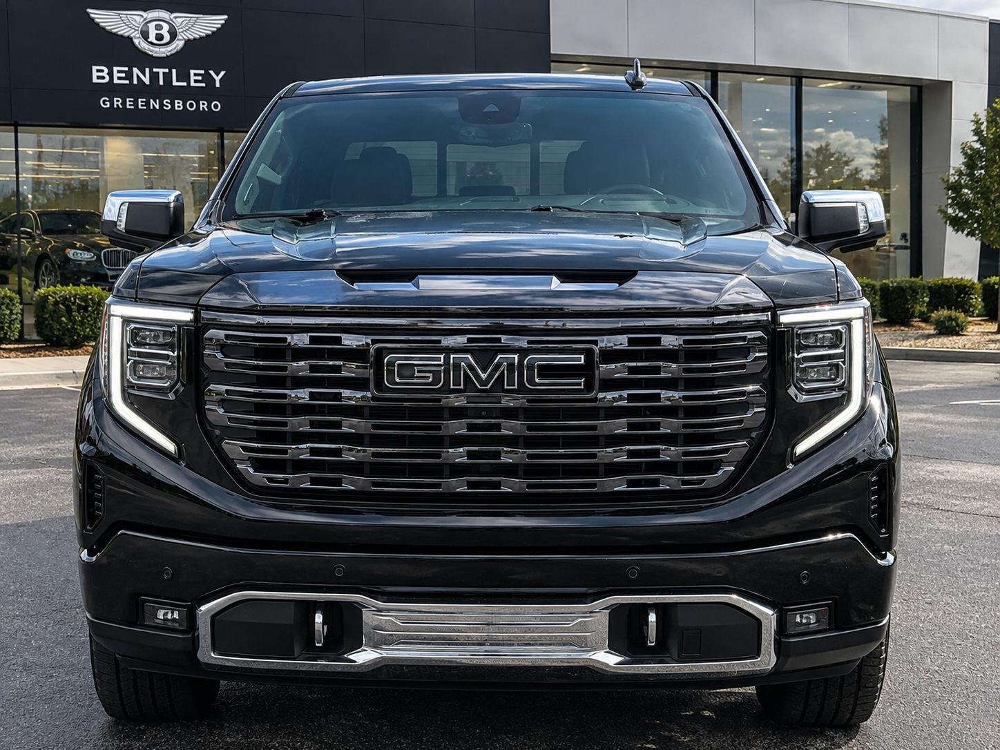 Used 2023 Onyx Black GMC Denali Ultimate image 2
