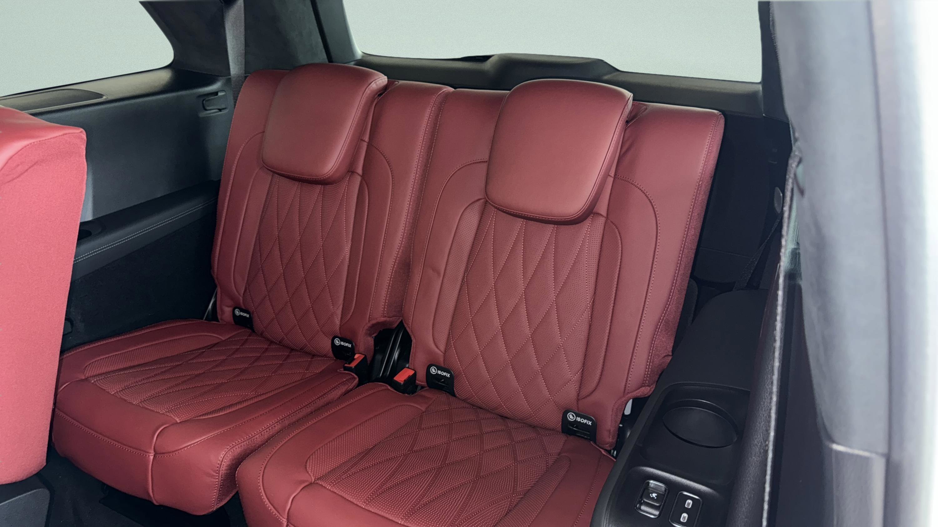 New 2026 MANUFAKTUR Signature Cirrus Silver Magno Mercedes-Benz AMG® GLS 63 image 29