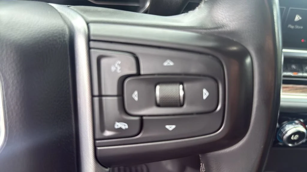 Used 2023 Summit White GMC Elevation image 28