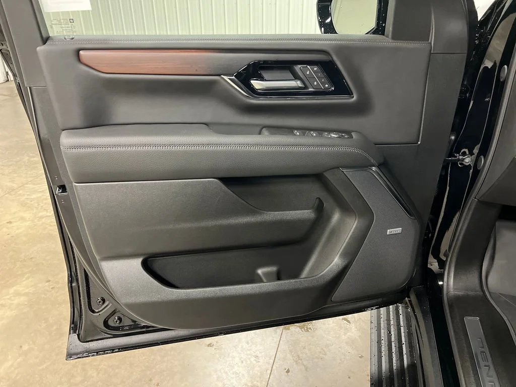 2026 GMC Yukon XL Denali - Photo 14