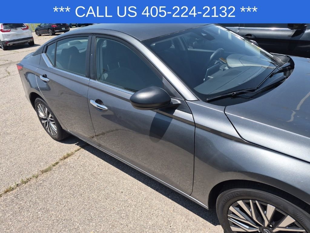 Used 2025 Gray Nissan SV image 17