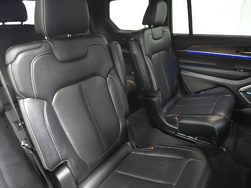 Used 2021 Black Jeep Overland image 17