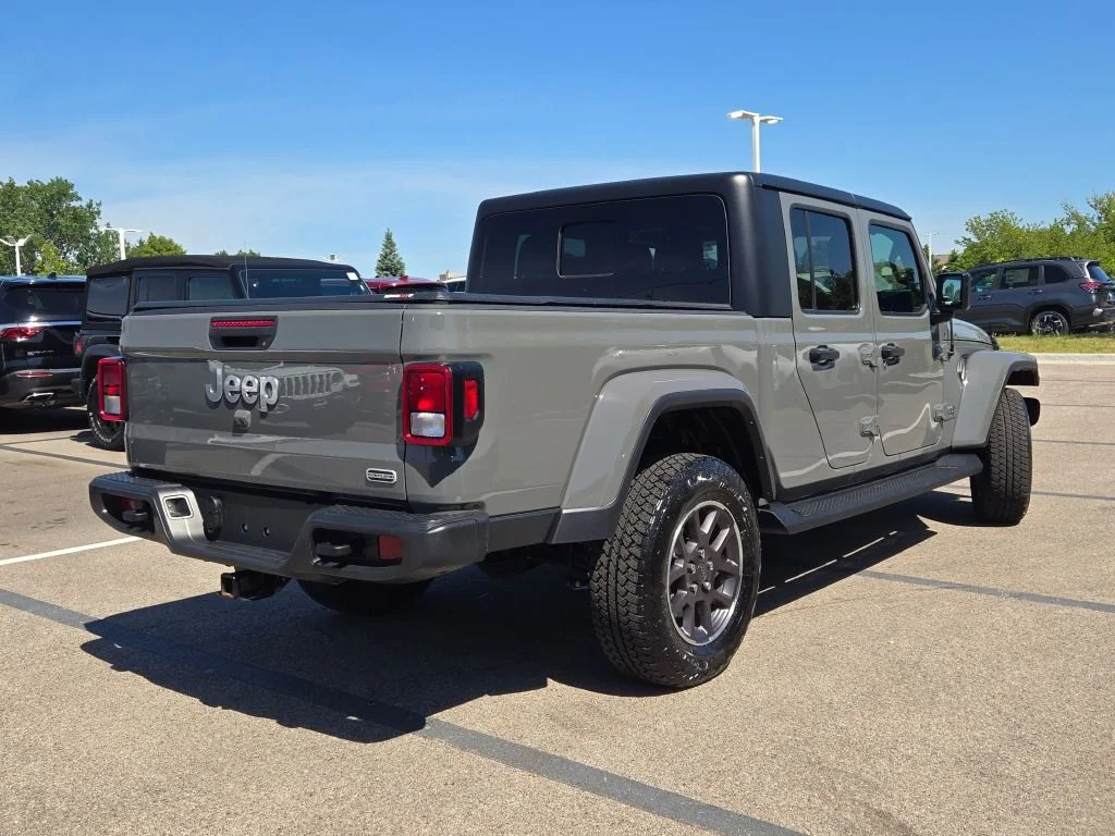 Used 2022 Gray Jeep Overland image 14
