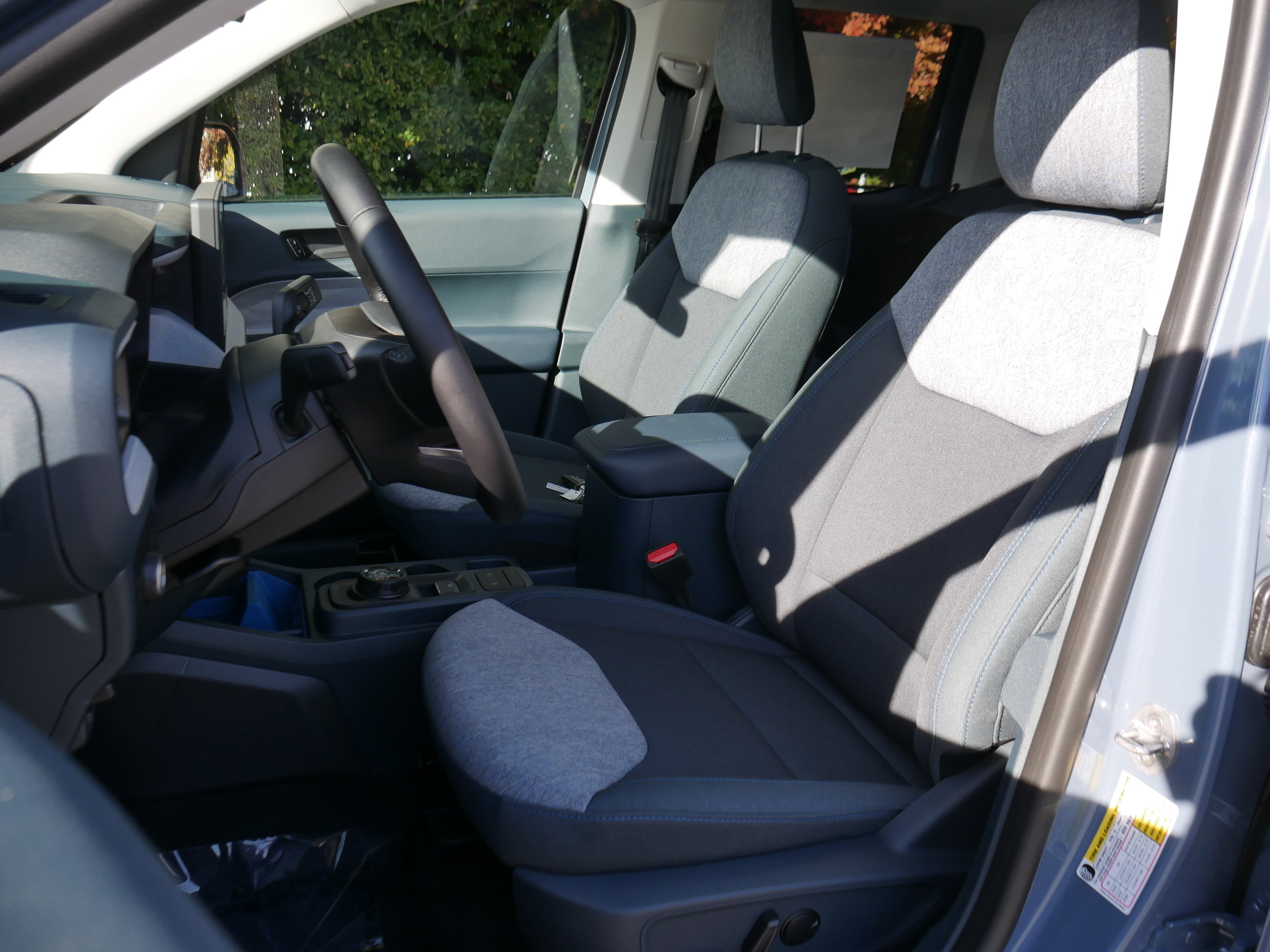 New 2025 Azure Gray Metallic Tri-Coat Ford XLT image 32