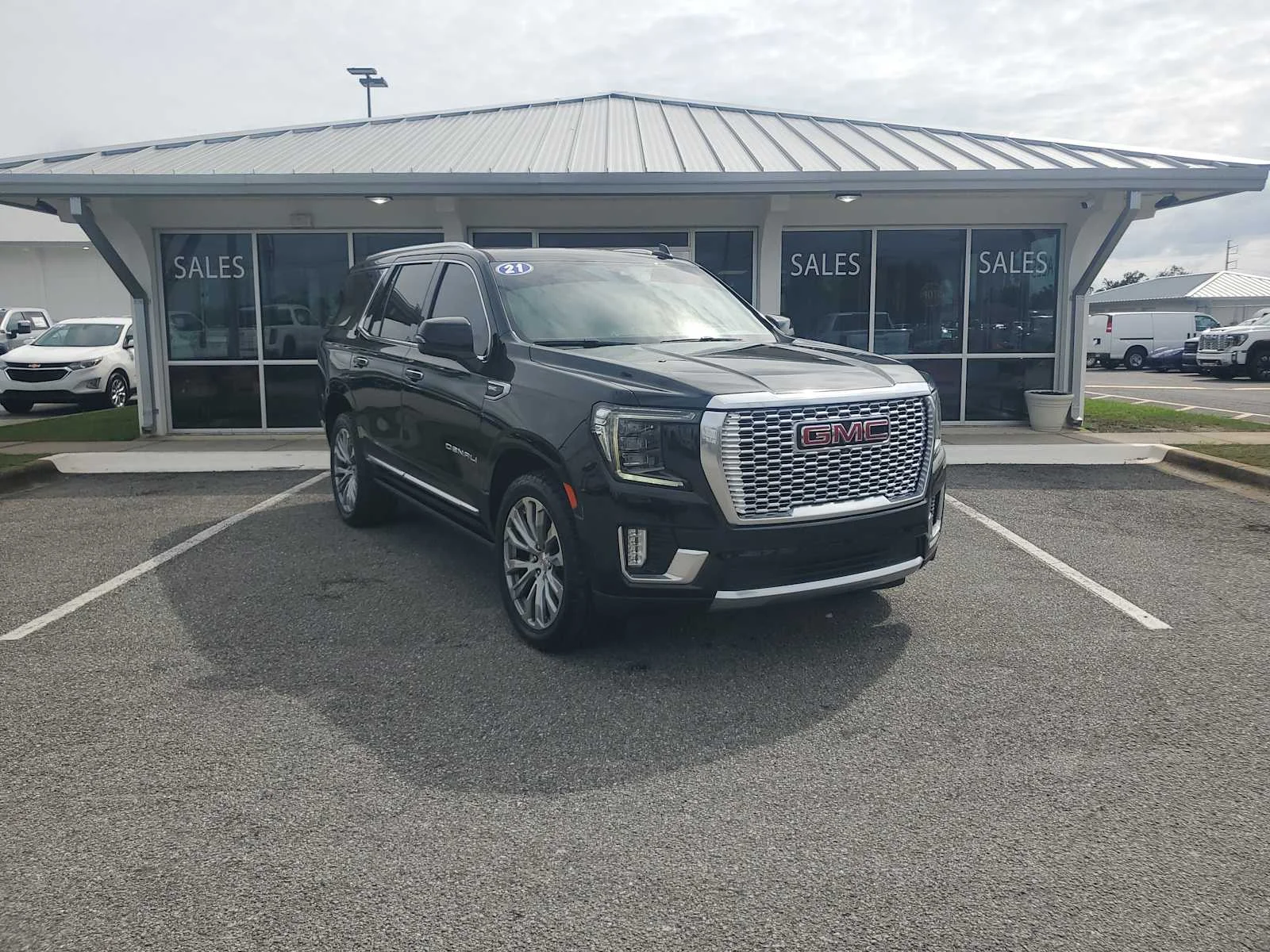 Used 2021 ONYX BLACK GMC Denali image 10