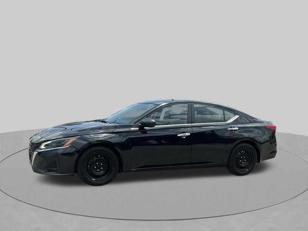 Used 2024 Black Nissan 2.5 S image 3