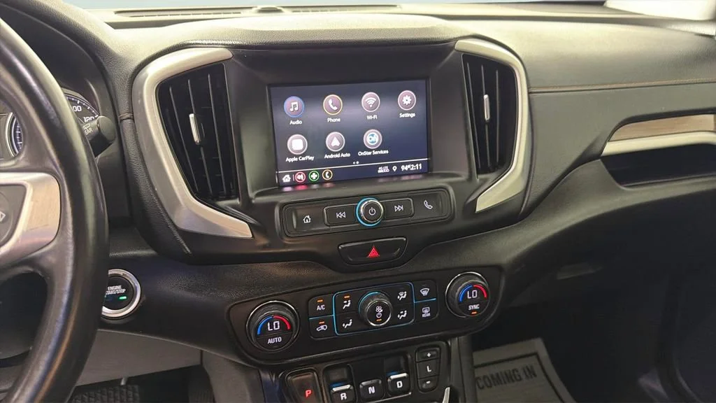 Used 2021 SUMMIT WHITE GMC SLE image 21