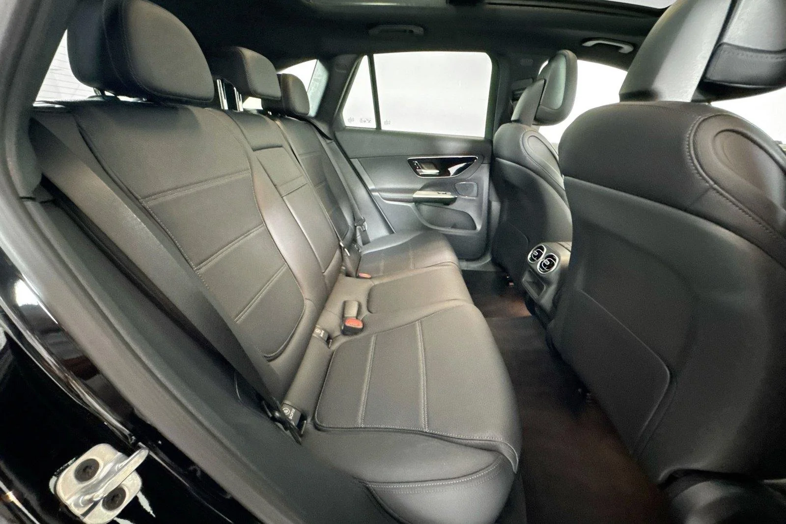 Used 2026 Black Mercedes-Benz GLC 300 image 26