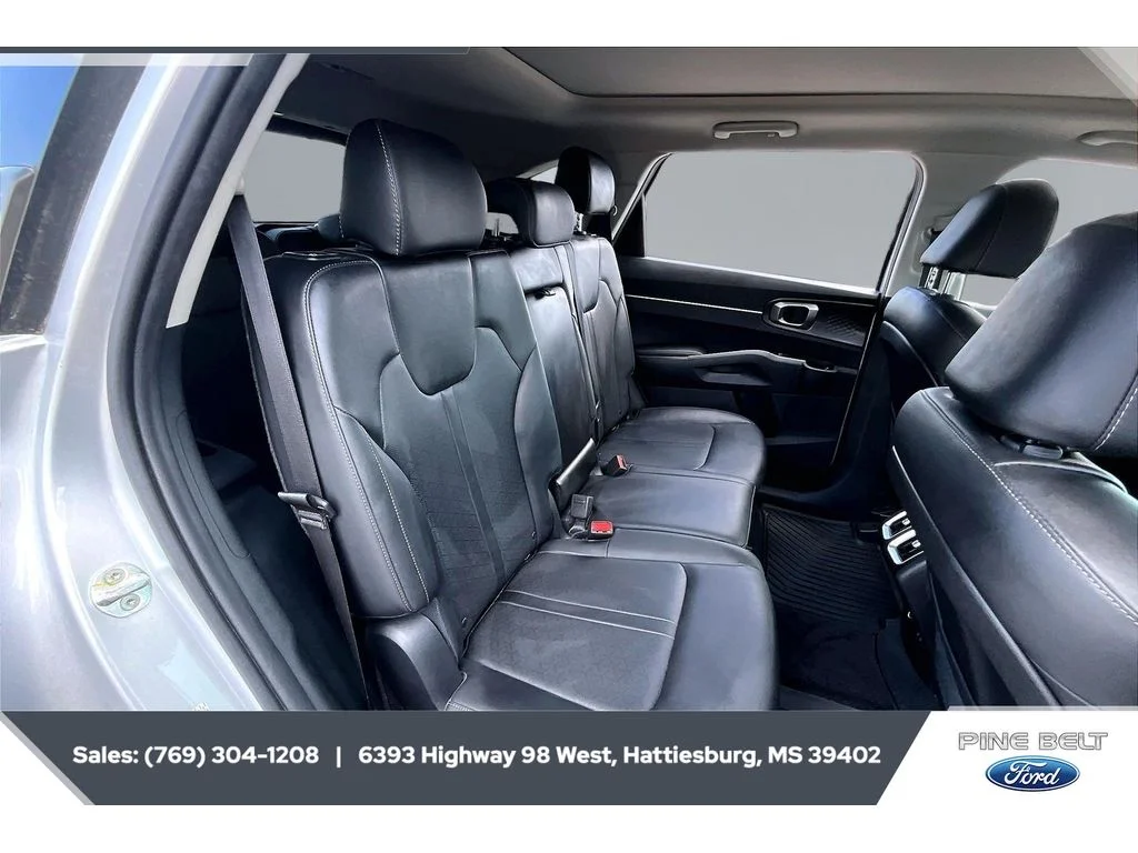 Used 2022 Sparkling Silver Kia S image 20