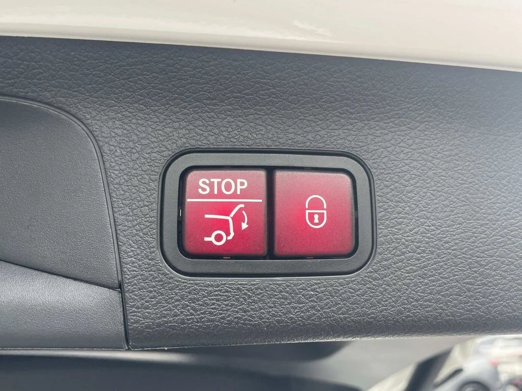 Used 2020  Mercedes-Benz GLS 580 image 9