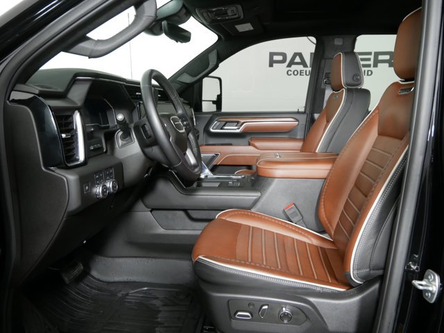 Used 2025 Onyx Black GMC Crew Cab Denali Ultimate 6.6L Diesel image 9