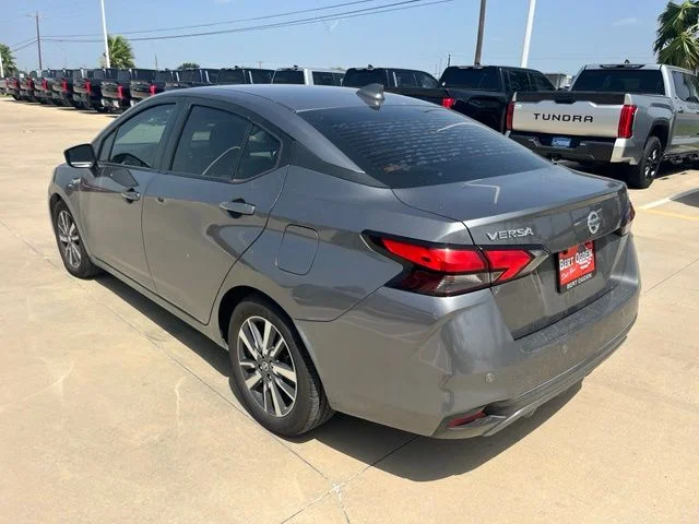 Used 2020 Gray Nissan 1.6 SV image 4