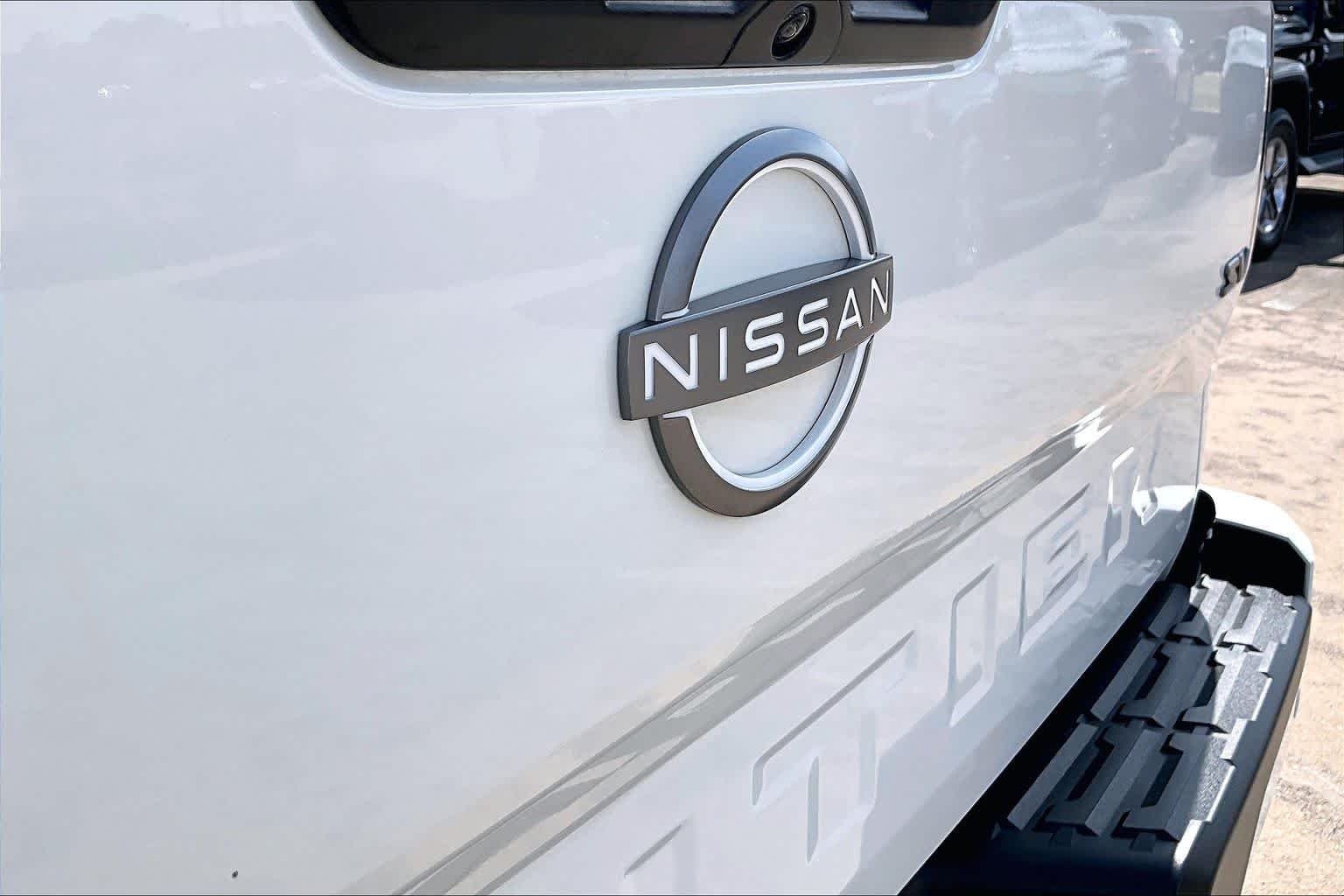 Used 2024 Glacier White Nissan SV image 29