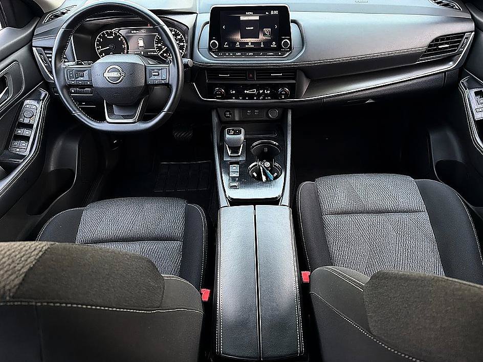 Used 2025 Gun Metallic Nissan SV image 7
