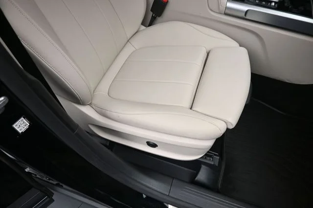 Certified Used 2023 Black Mercedes-Benz GLB 250 image 32