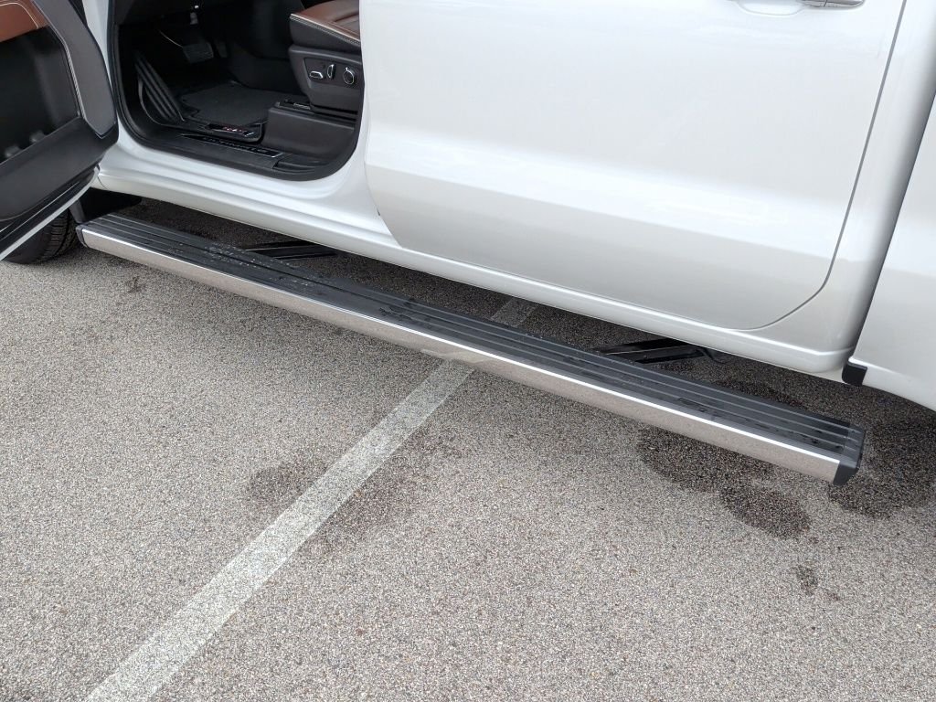 Used 2025 White Frost Tri-Coat GMC Denali Ultimate image 50