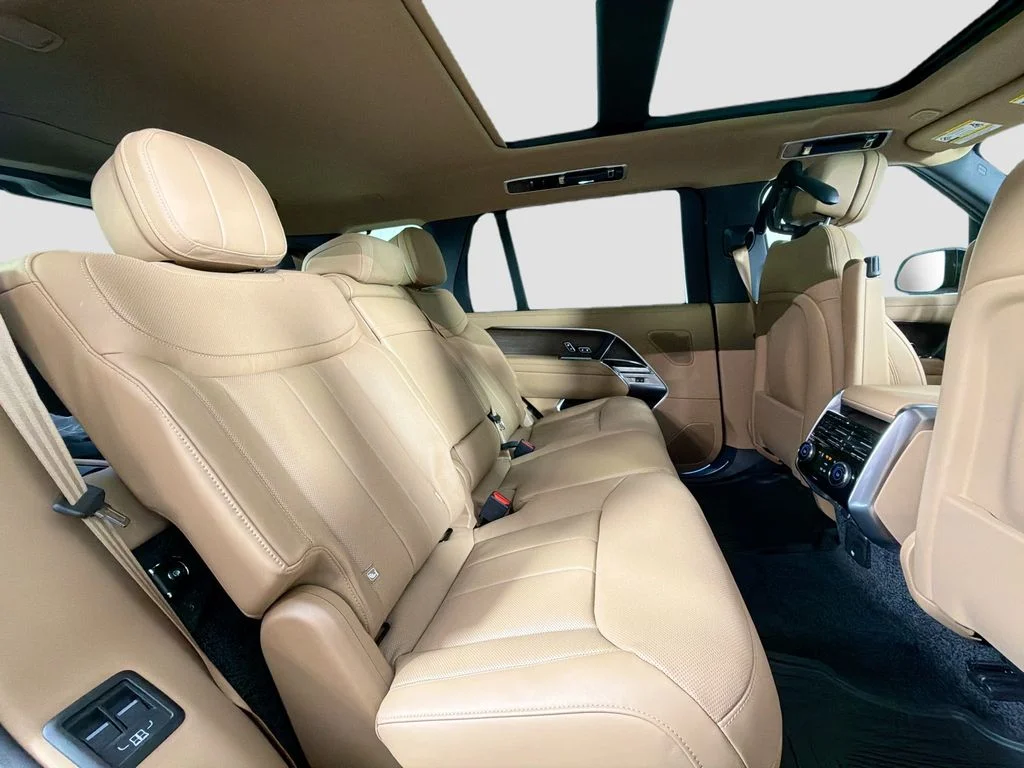 New 2026 Belgravia Green Land Rover SE LWB 7-Seats / V8 image 29