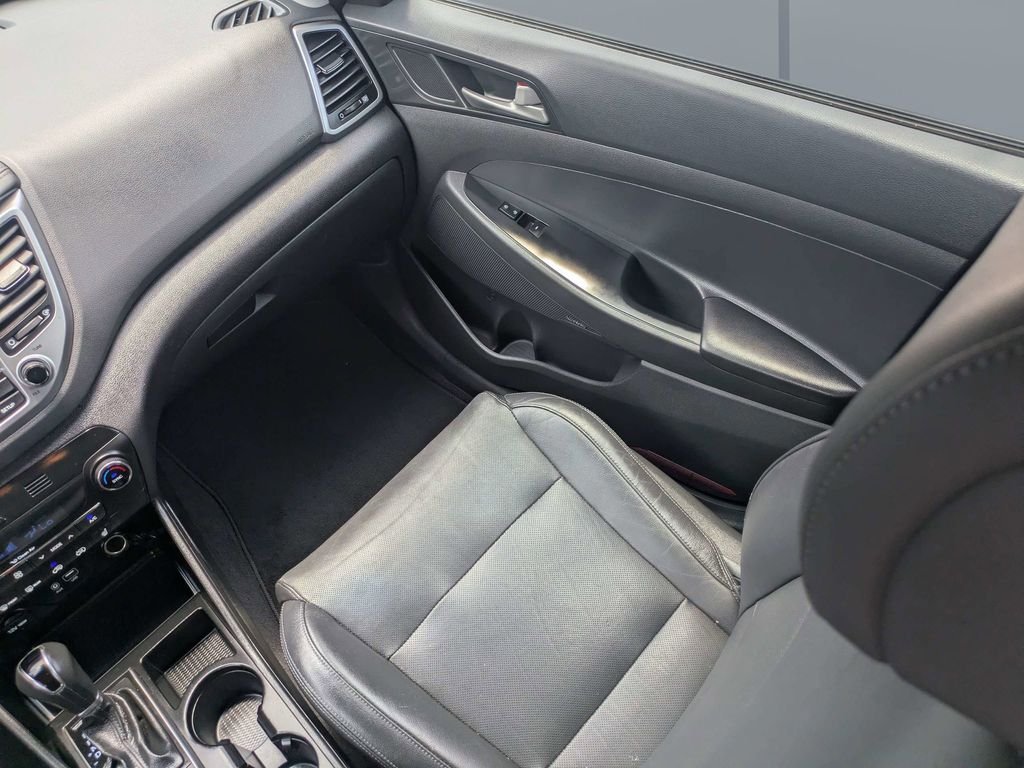 Used 2018 Red Hyundai SEL Plus image 16