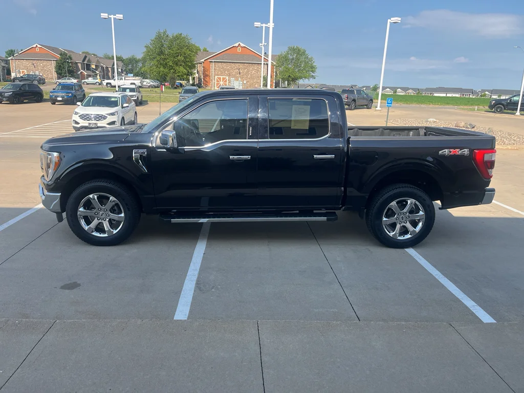 Used 2022 Agate Black Metallic Ford LARIAT image 5