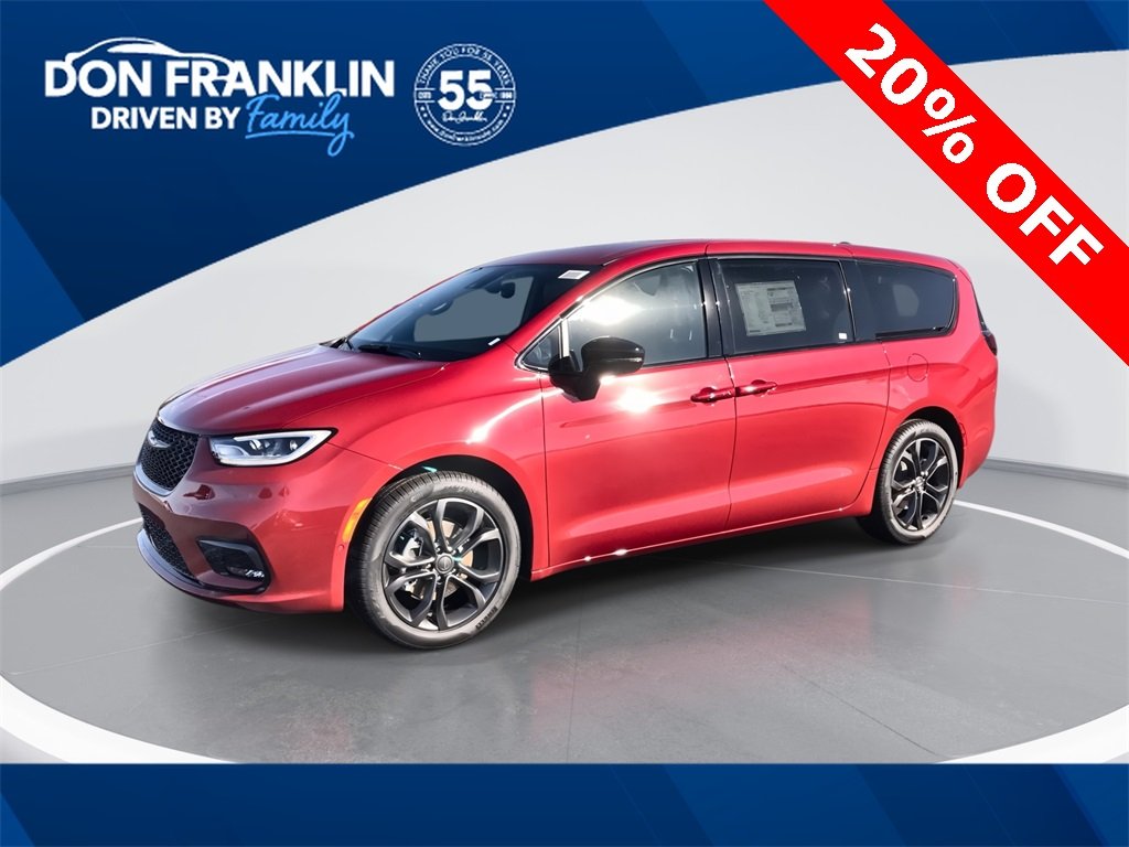 2026 Chrysler Pacifica Select