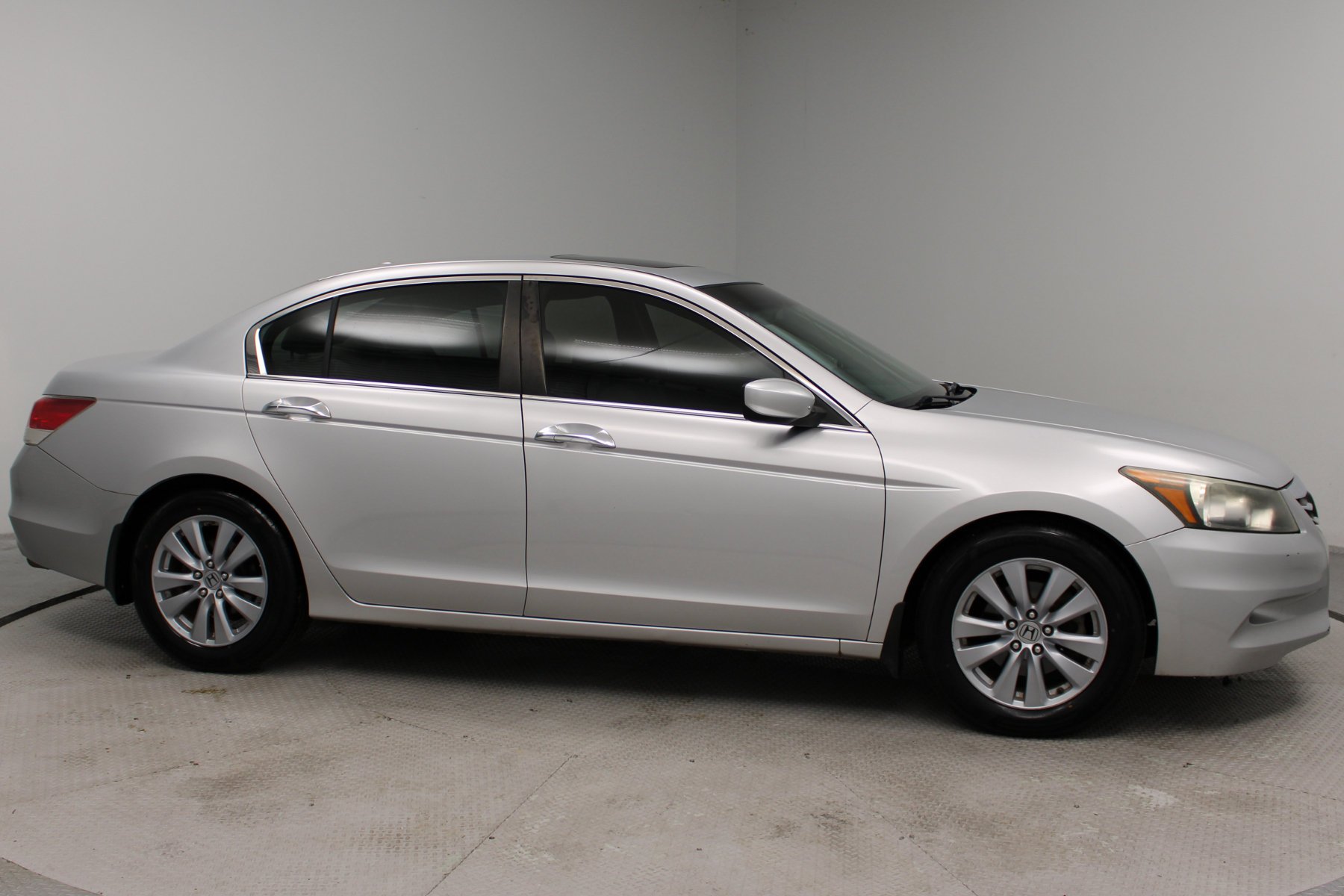 Used 2011 Alabaster Silver Metallic Honda 3.5 EX-L 4dr V6 Auto image 27