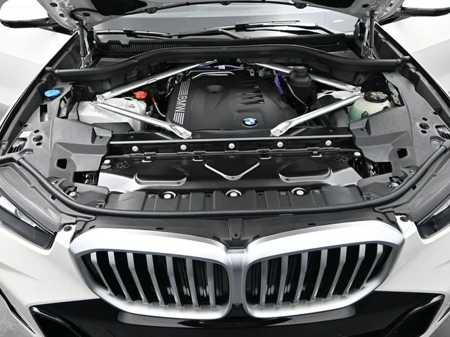 Used 2026 White BMW xDrive40i image 18