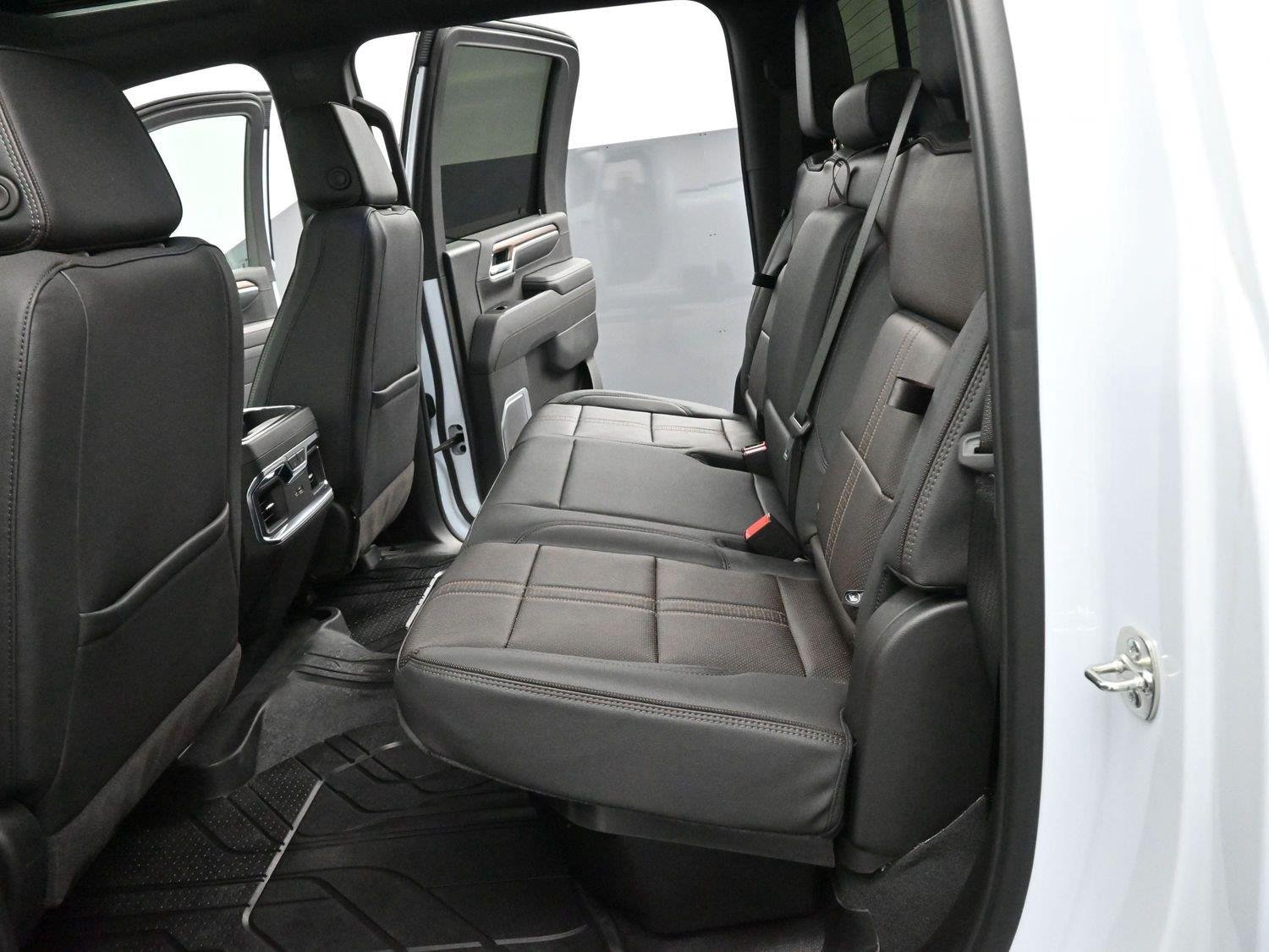 Used 2026 Polar White Tricoat Chevrolet High Country DRW image 29