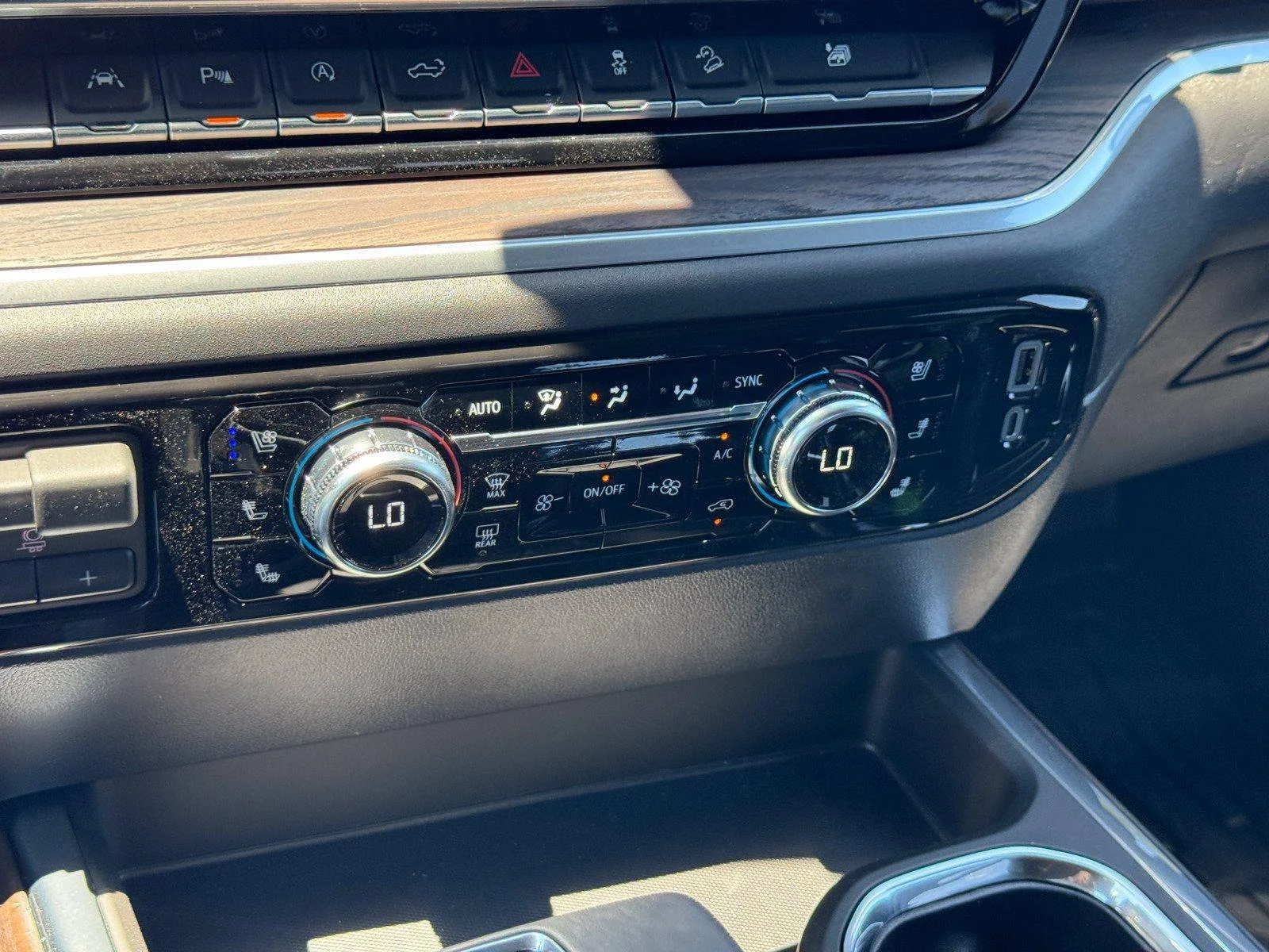 New 2026 Summit White GMC SLT image 20