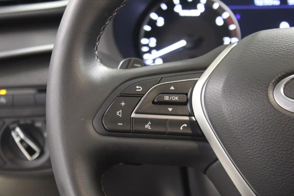 Certified Used 2025 Slate Gray INFINITI LUXE image 21