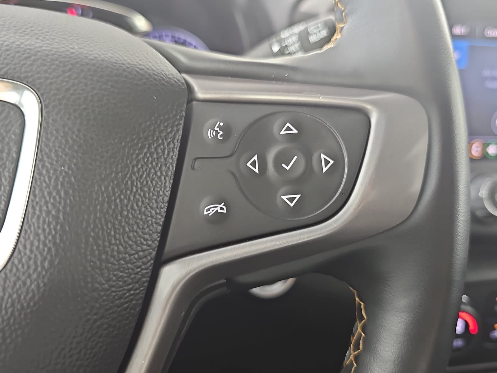 Used 2023 Silver GMC AT4 image 18