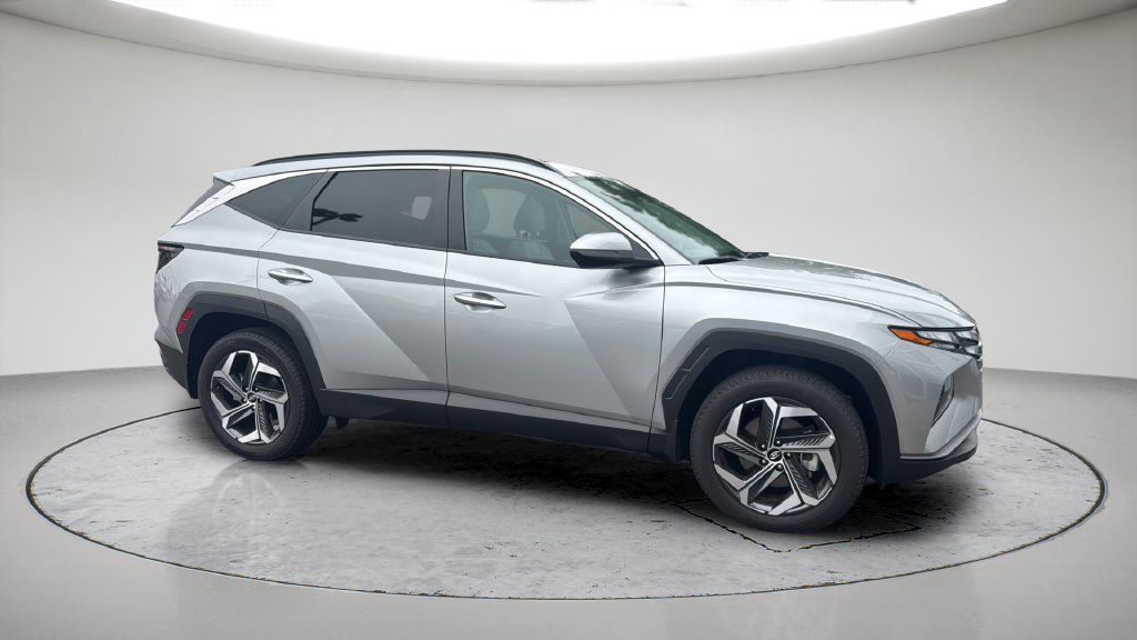 Used 2024 Silver Hyundai SEL image 3