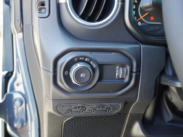 New 2026 Anvil Clear-Coat Exterior Paint Jeep Sahara image 20