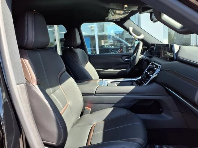 2026 Nissan Armada SL - Photo 6