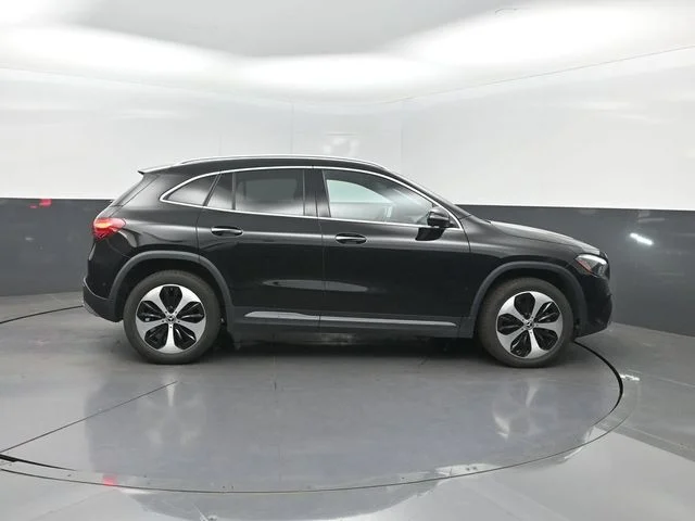 Used 2025 Black Mercedes-Benz GLA 250 image 28