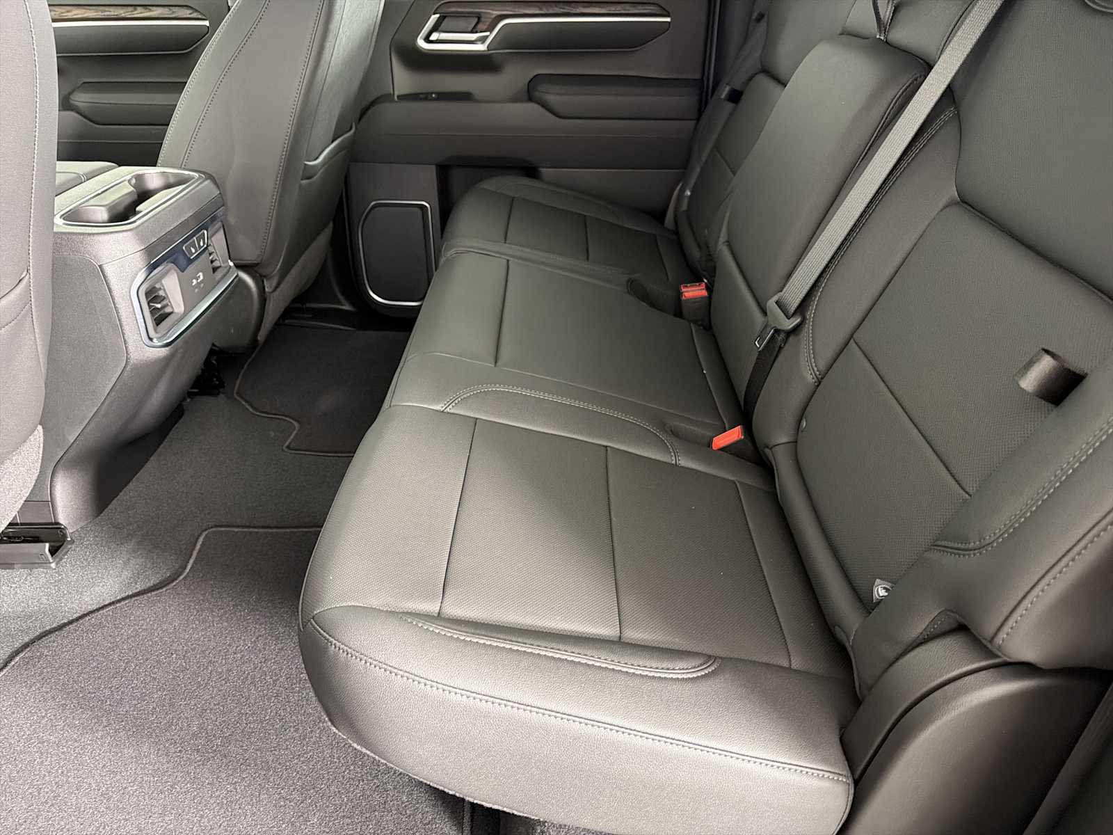 2026 GMC Sierra 1500 SLT - Photo 18
