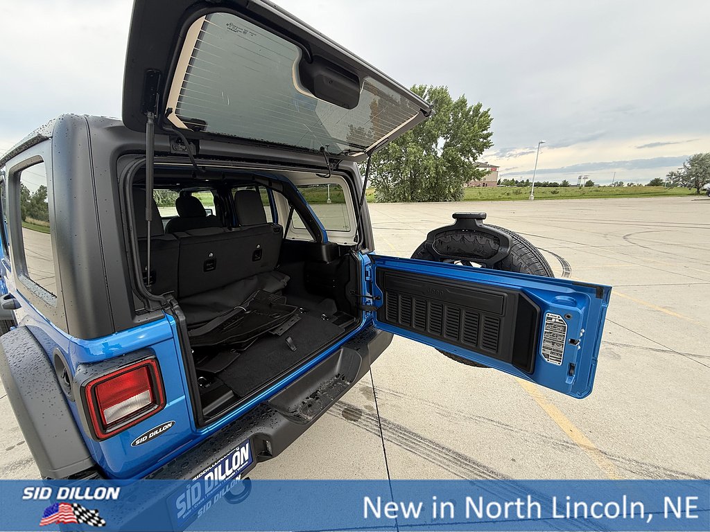 New 2026 Hydro Blue Pearl-Coat Exterior Paint Jeep Sport S image 7