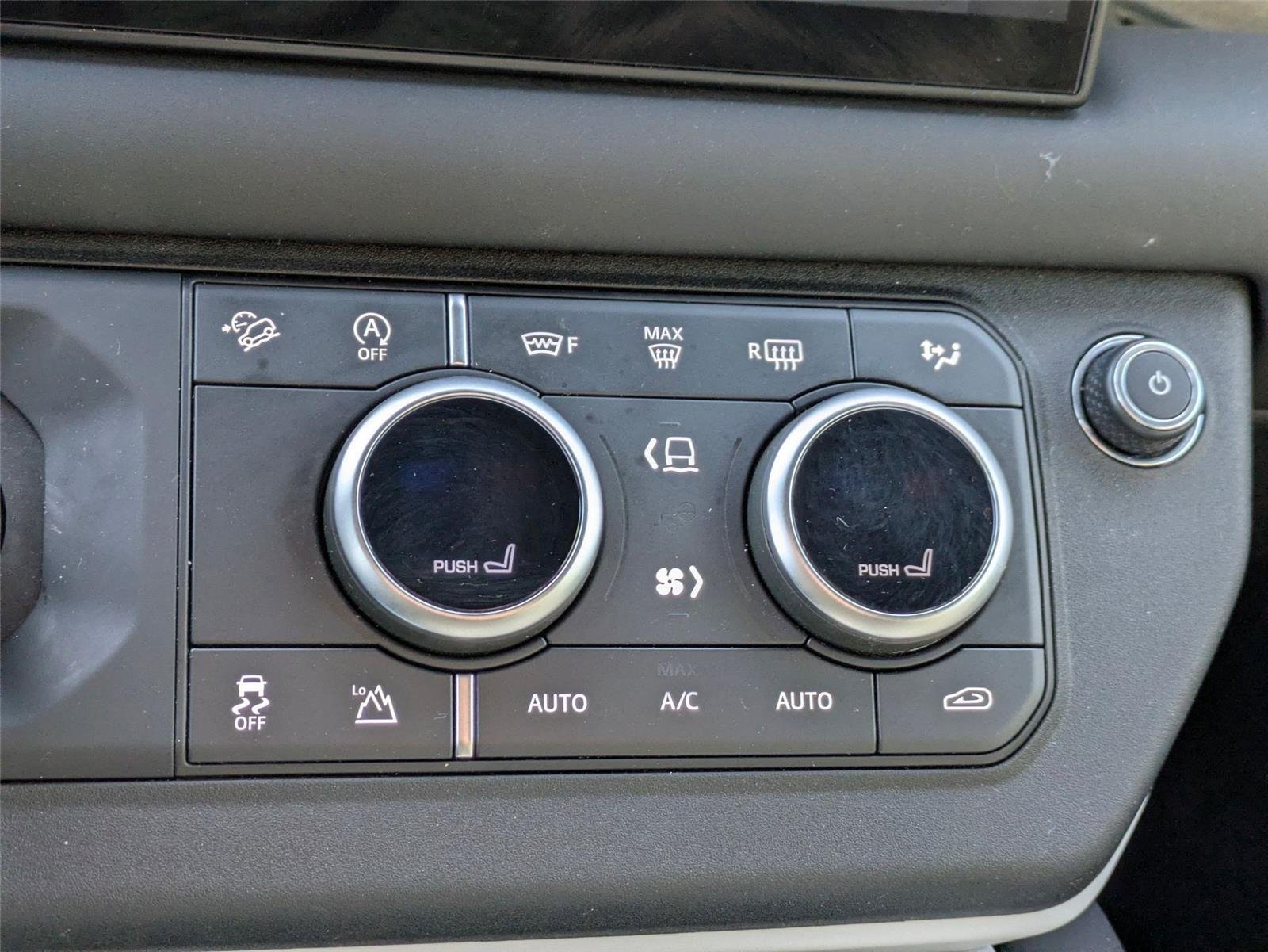 Used 2025 Santorini Black Metallic Land Rover S image 23