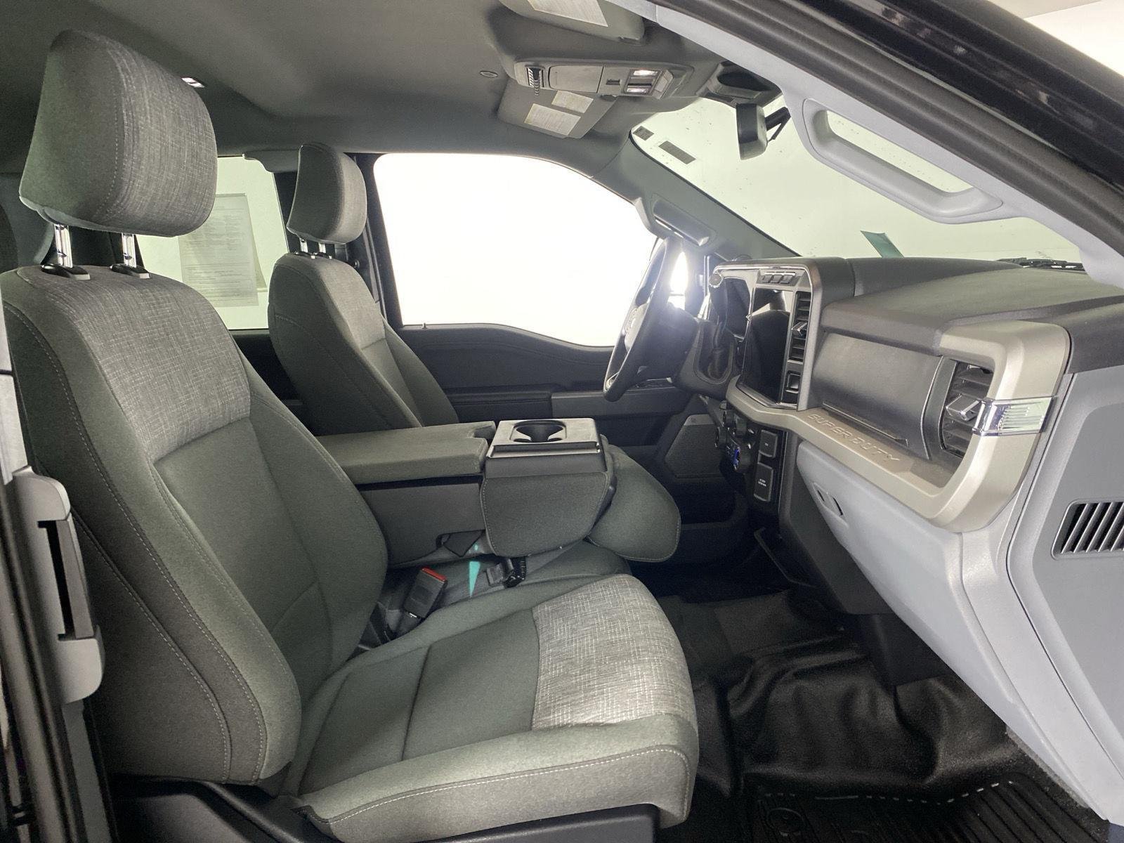 Used 2023 Black Metallic Ford XLT image 50