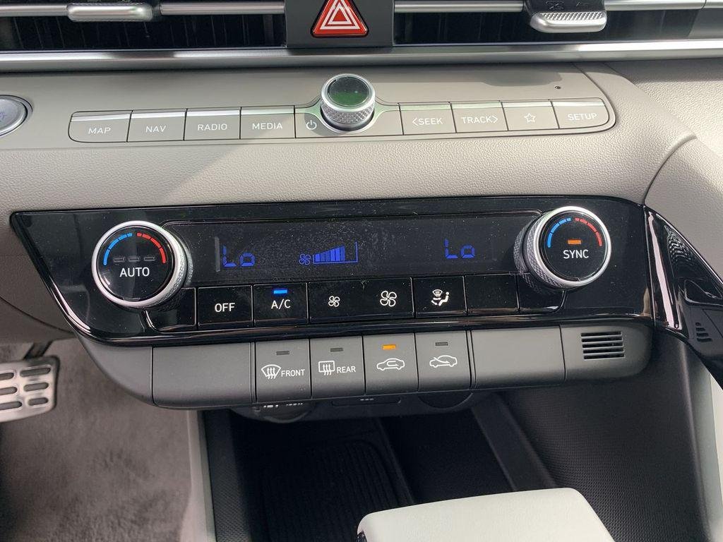 2025 Hyundai Elantra Blue - Photo 20