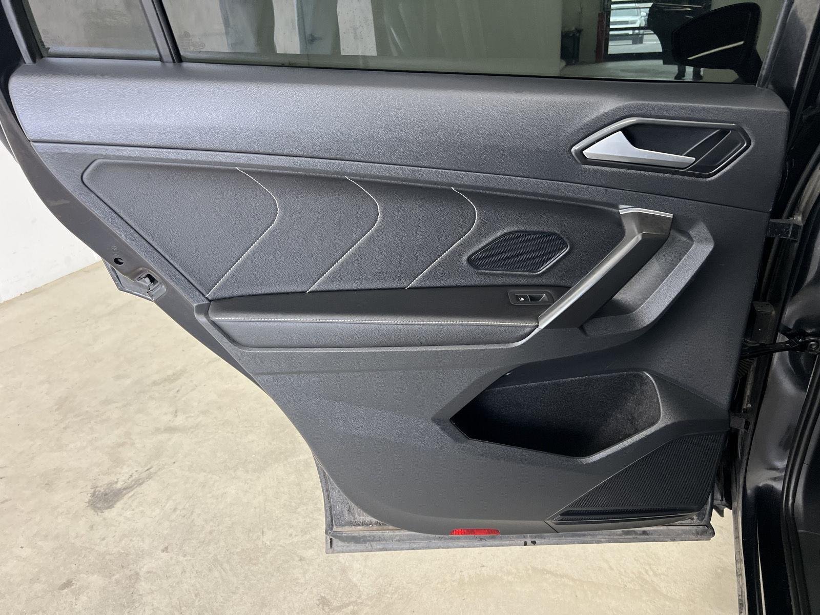 2022 Volkswagen Tiguan SE - Photo 26